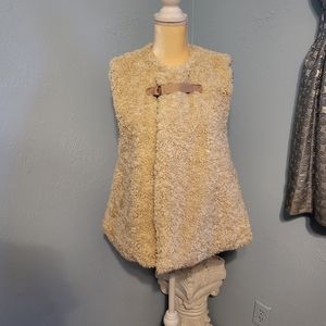 Anthropologie Akemi Kin Teddy Vest B56